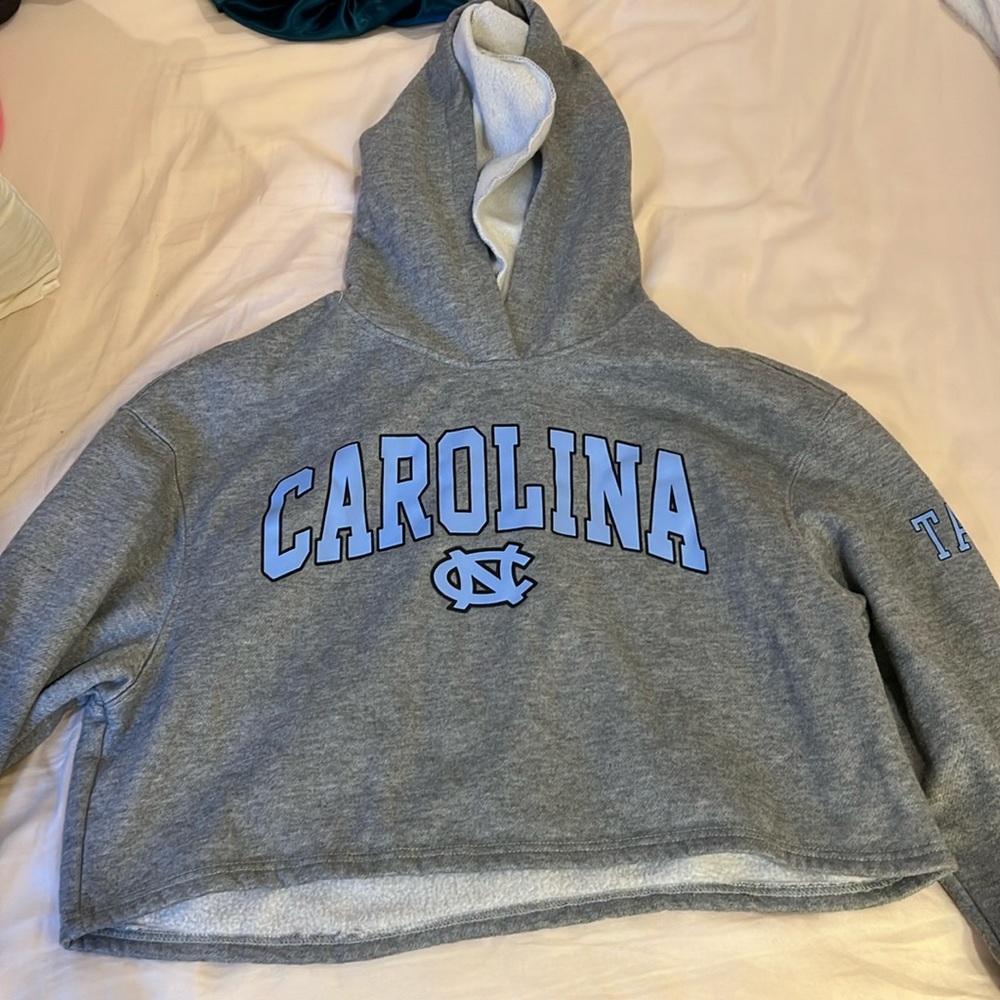 Cropped Carolina sweatshirt